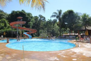 hotel fazenda saint nicolas águas de lindoia piscinas adulto e infantil com toboágua