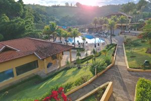 vista de varanda de apartamento das áreas de lazer - hotel fazenda saint nicolas - aguas de lindoia
