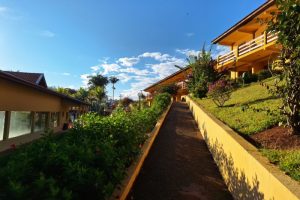 rampa para os apartamentos - hotel fazenda saint nicolas - aguas de lindoia